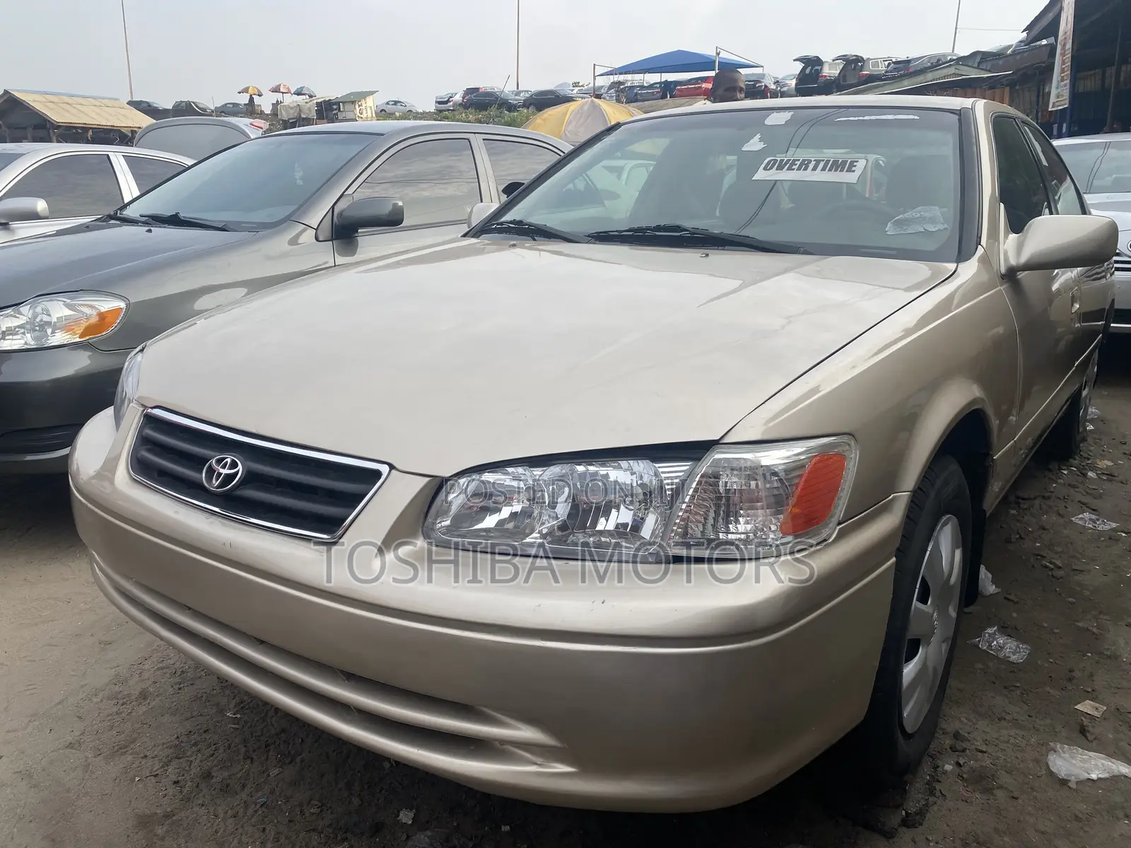 Toyota Camry LE 4dr Sedan (2.2L 4cyl 4A) 2001 Gold