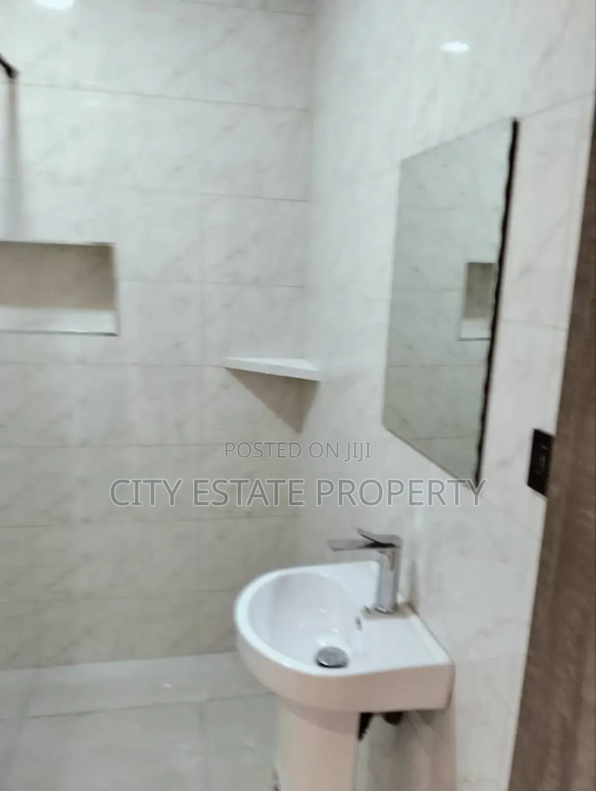 3bdrm Block of Flats in City Estate, Katampe (Main) for rent