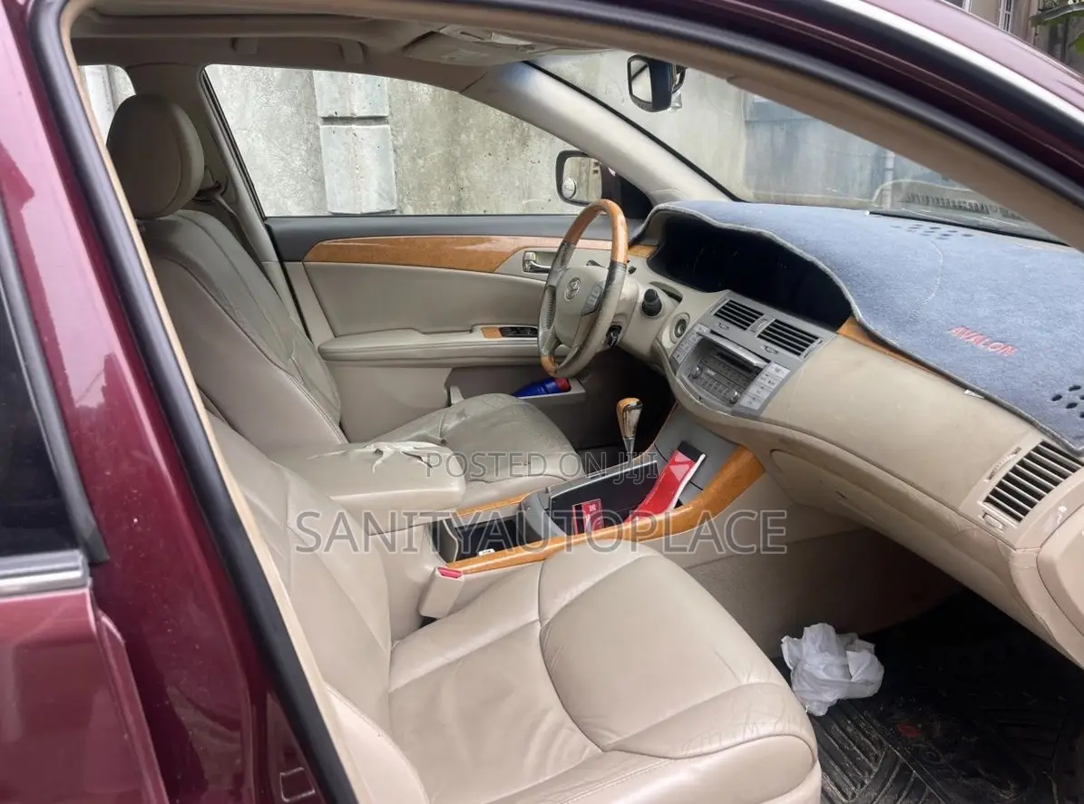 Toyota Avalon XLS Sedan FWD (3.5L 6cyl 6A) 2009 Red