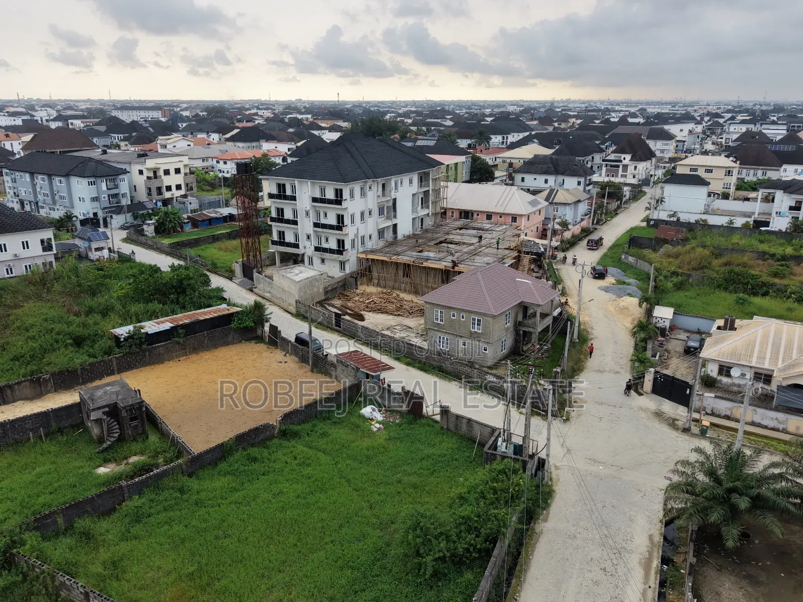 4bdrm Townhouse/Terrace in Sangotedo for sale