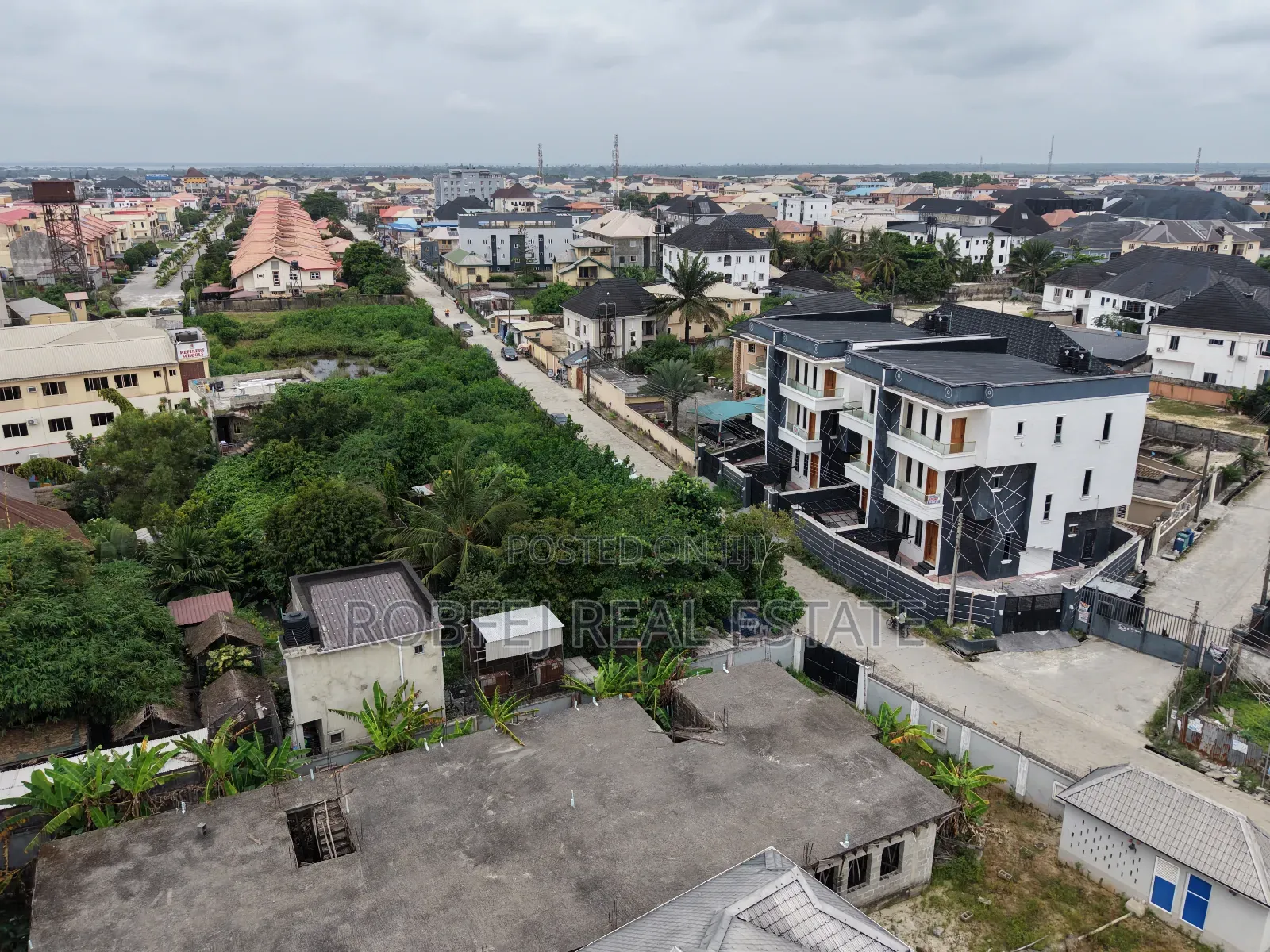 4bdrm Townhouse/Terrace in Sangotedo for sale