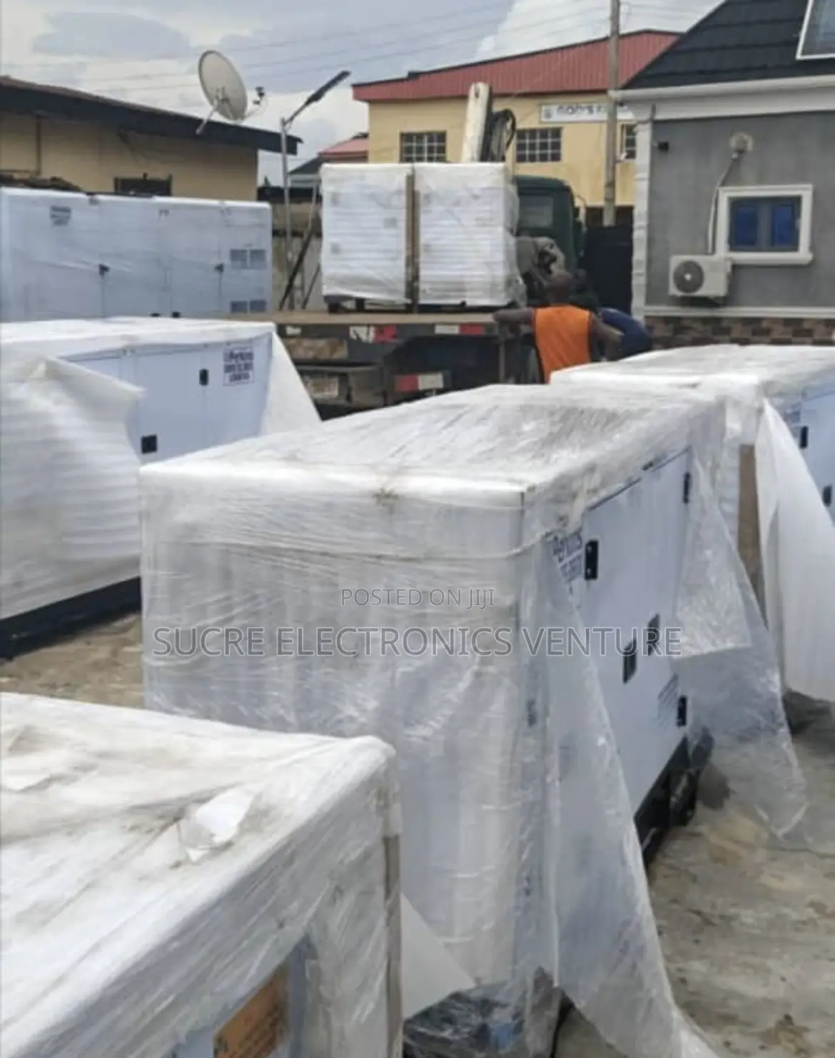 300kva Perkins Industrial Soundproof Generator Set {3 Years Warranty}