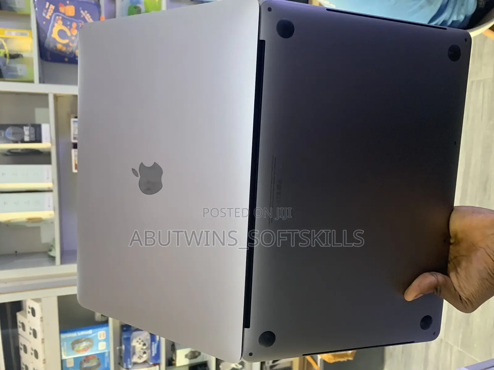 Laptop Apple MacBook Pro 2020 16GB Intel Core i7 SSD 512GB