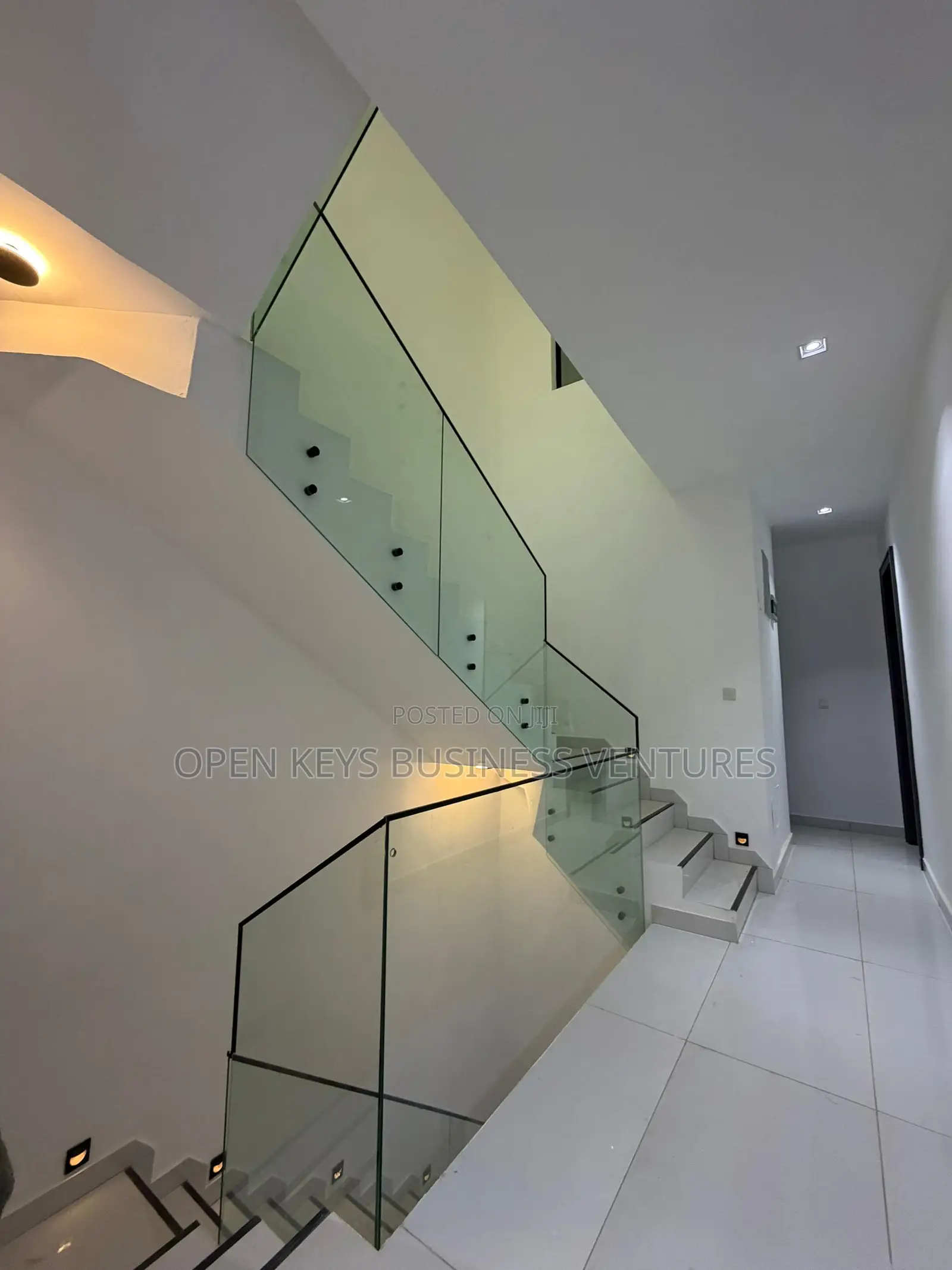 Furnished 5bdrm Duplex in Agodi Gra for sale