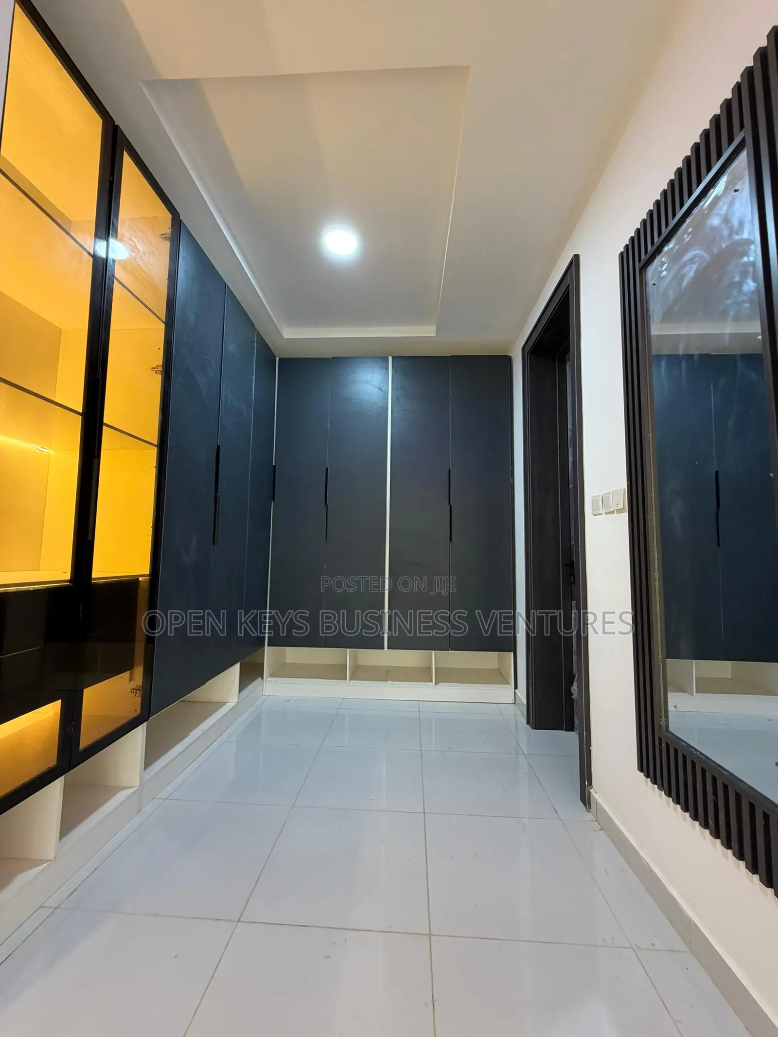 Furnished 5bdrm Duplex in Agodi Gra for sale