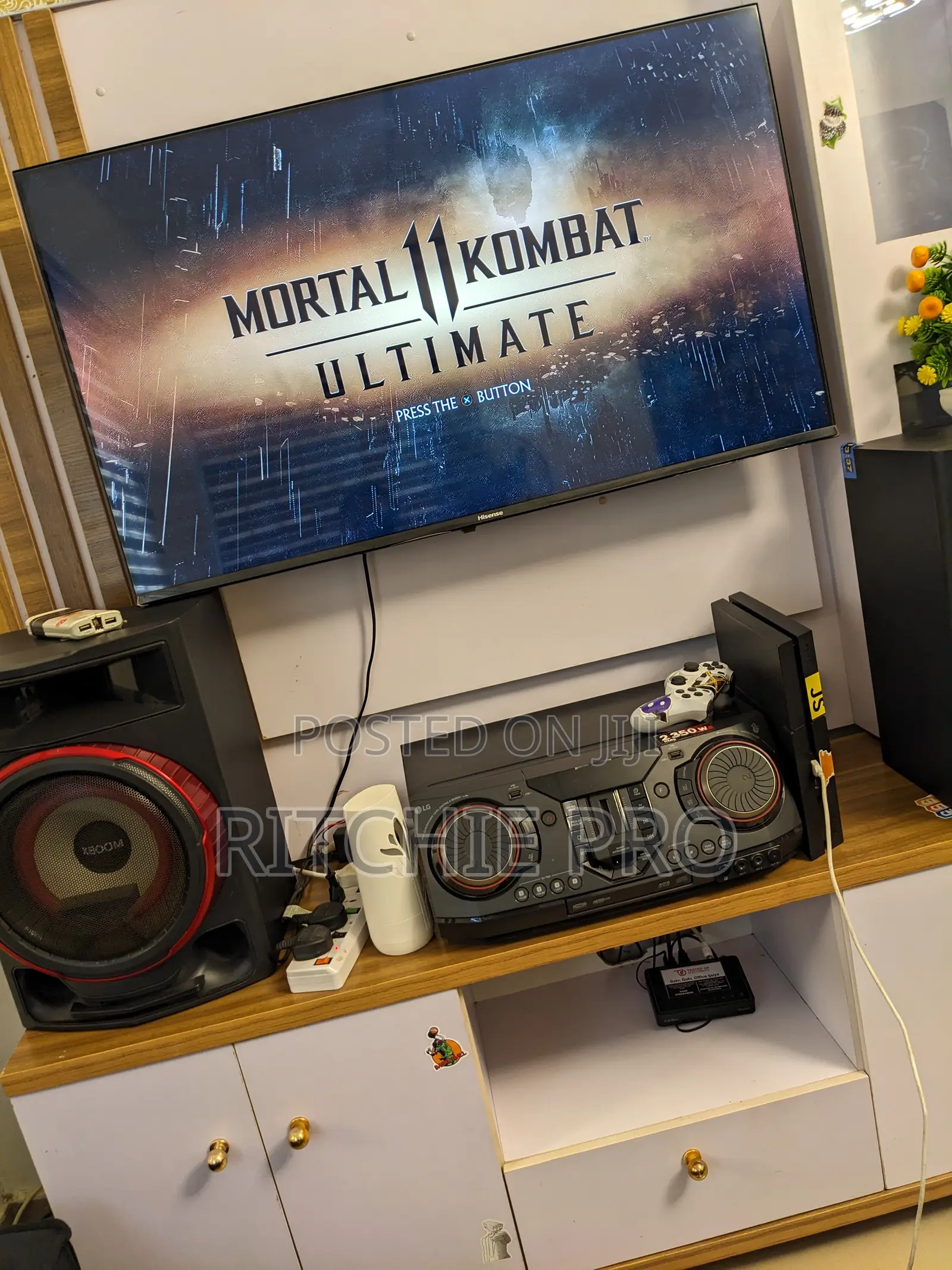 Ps4 Game for Sale With 2 Controllers