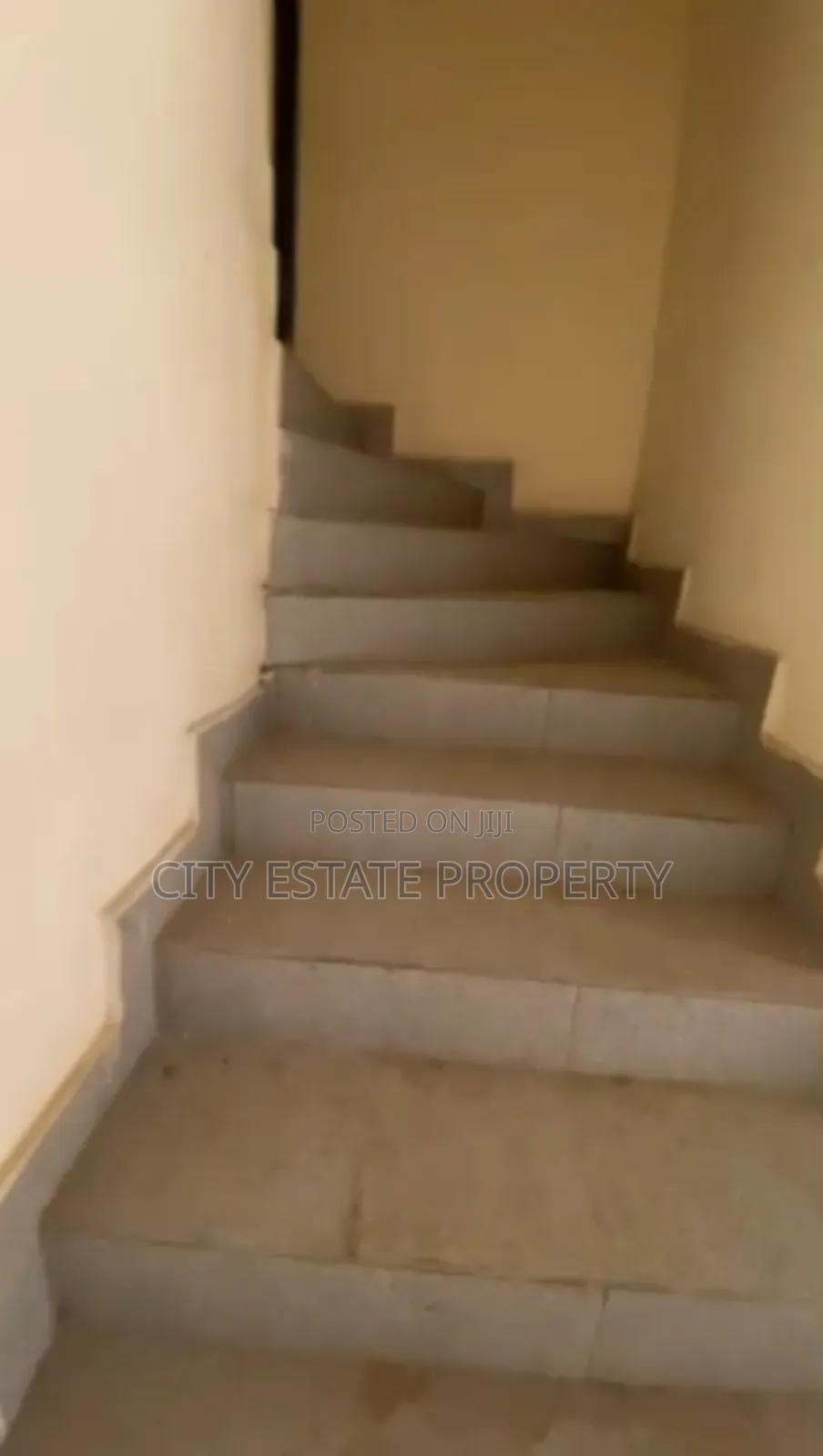 3bdrm Duplex in City Estate, Life Camp for sale