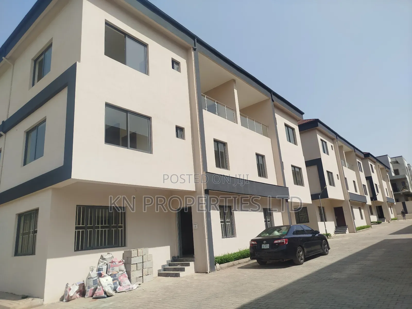 5bdrm Duplex in Mabushi for sale