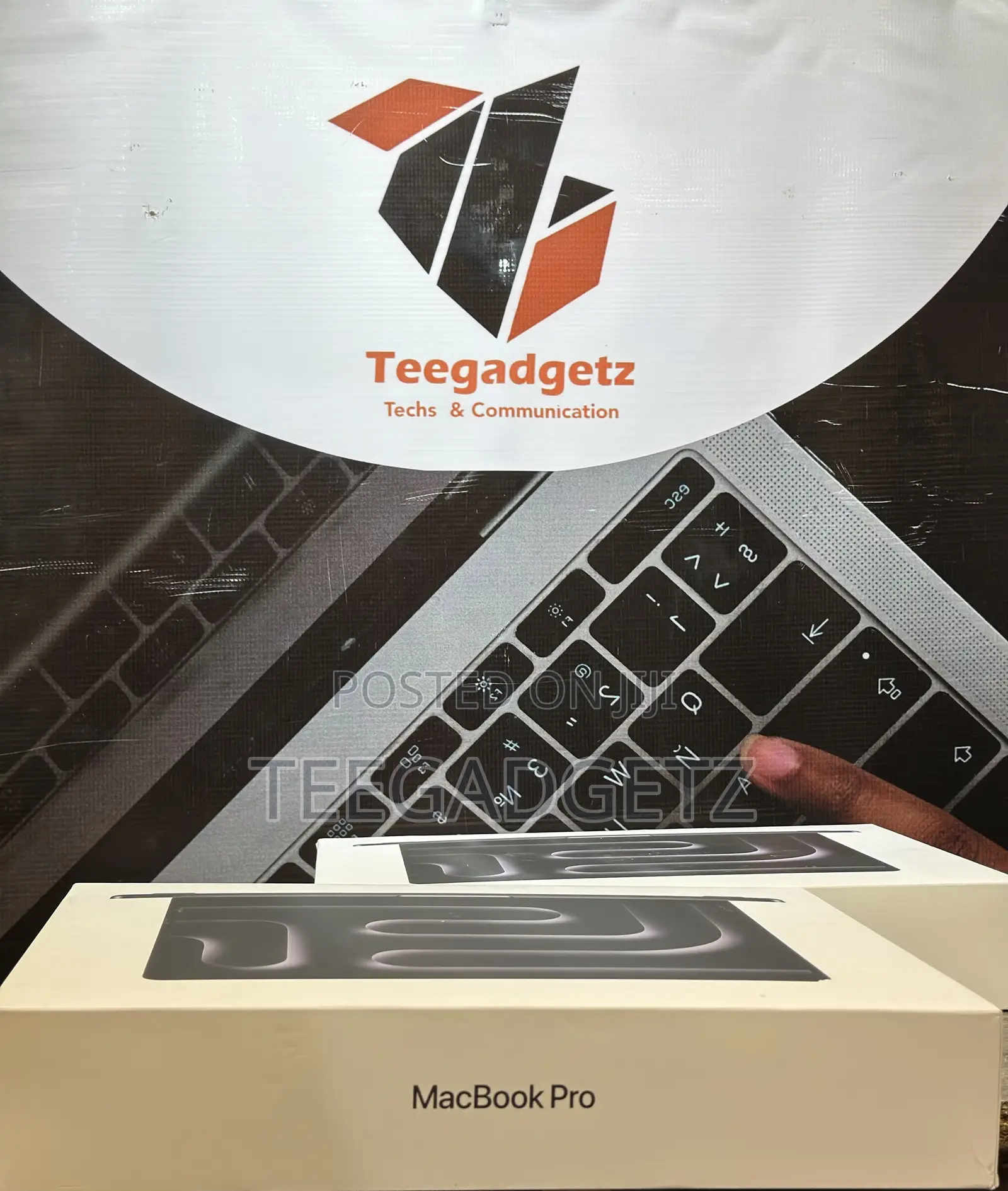 New Laptop Apple MacBook Pro 2025 M5 14-inch 16GB Apple M5 SSD 512GB