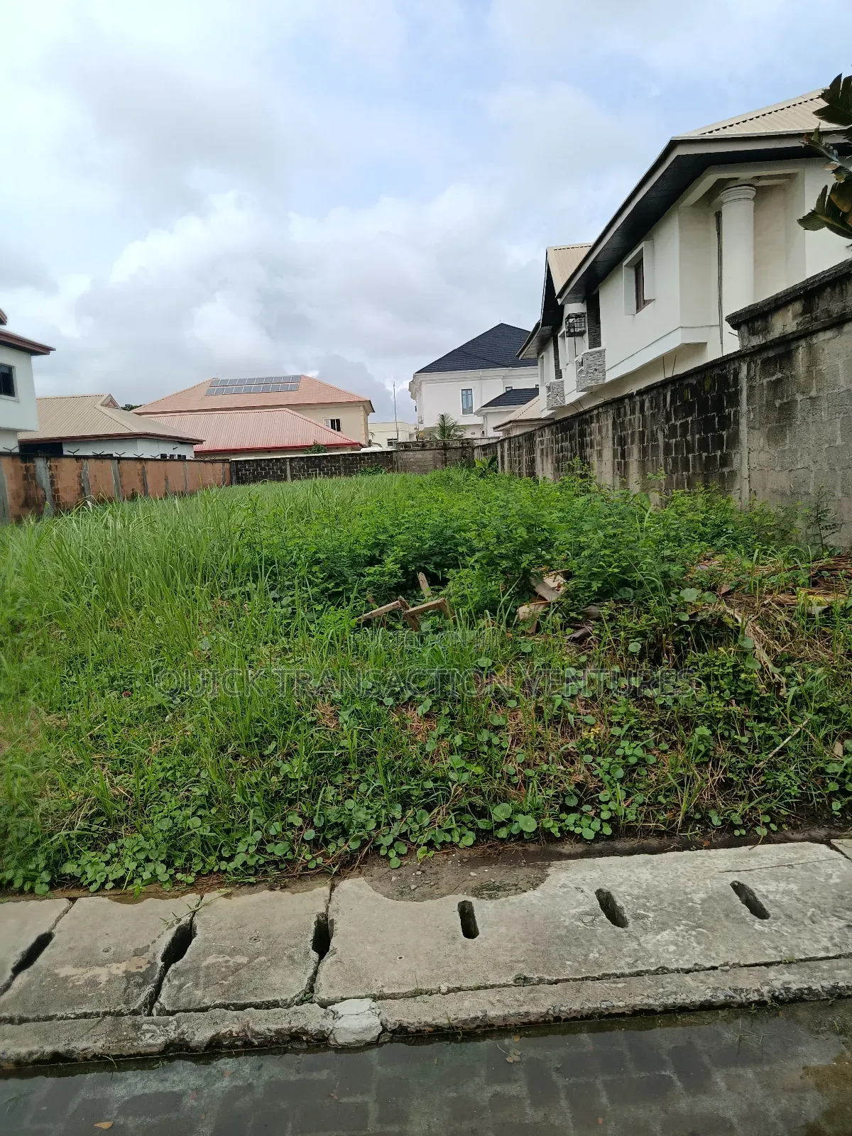 Full Plot Land in a Serviced Estate