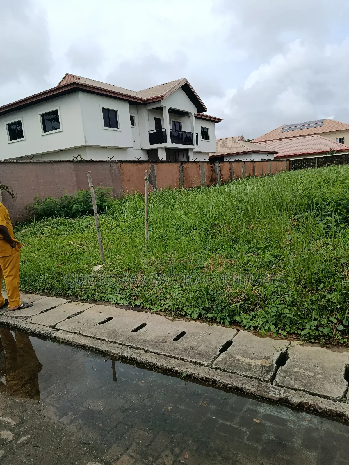 Full Plot Land in a Serviced Estate