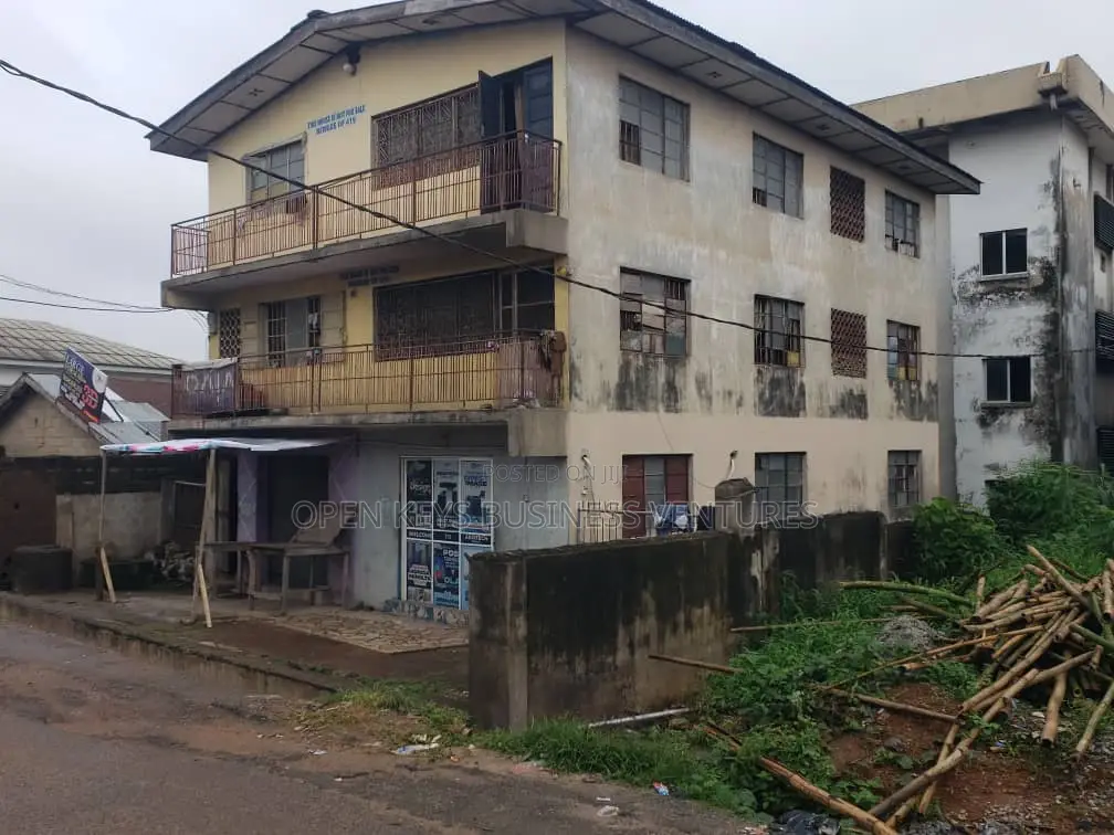 10bdrm Block of Flats in Mokola, Ibadan North West for sale