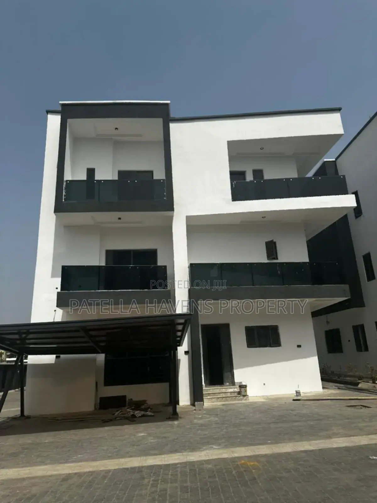 6bdrm Mansion in Katampe for sale