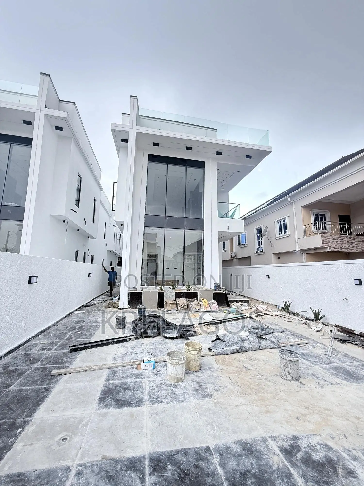 5bdrm Duplex in Ikota for sale