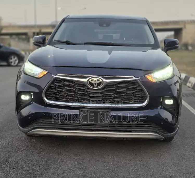 Toyota Highlander XLE AWD 2020 Blue