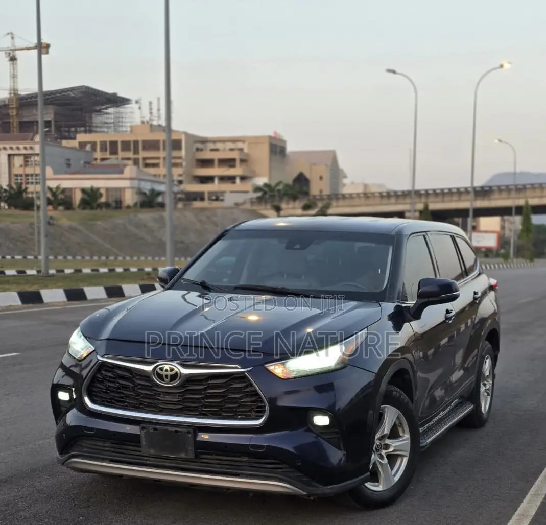 Toyota Highlander XLE AWD 2020 Blue