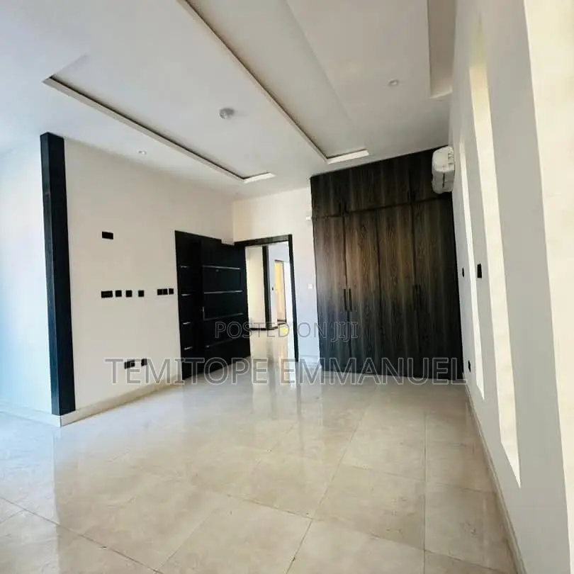Furnished 7bdrm Duplex in Magodo Phase for sale