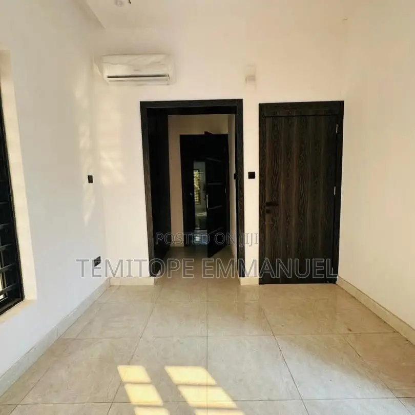 Furnished 7bdrm Duplex in Magodo Phase for sale