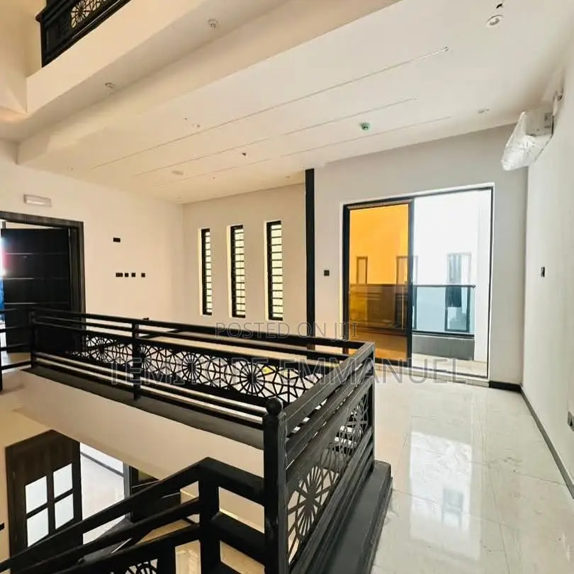 Furnished 7bdrm Duplex in Magodo Phase for sale