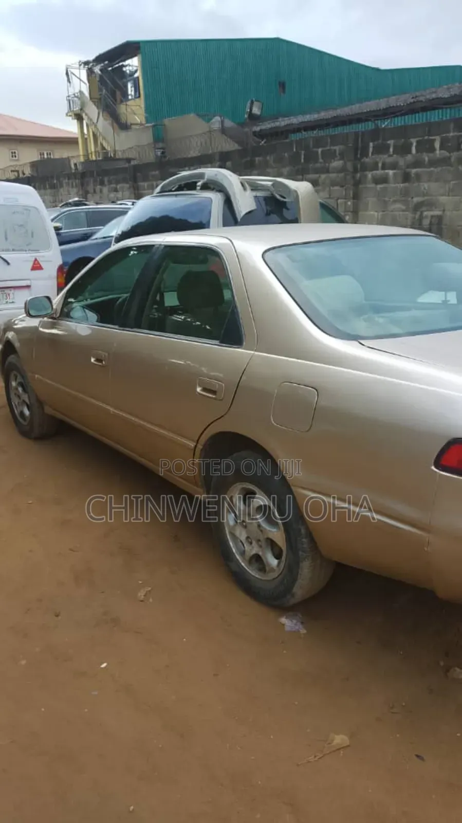 Toyota Camry 2001 Gold