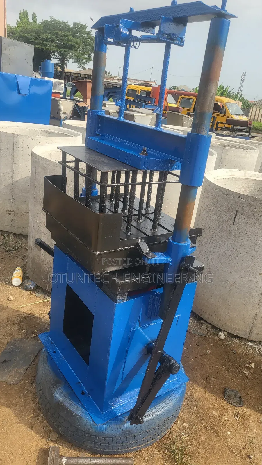 Interlocking Vibrated Moulding Machine