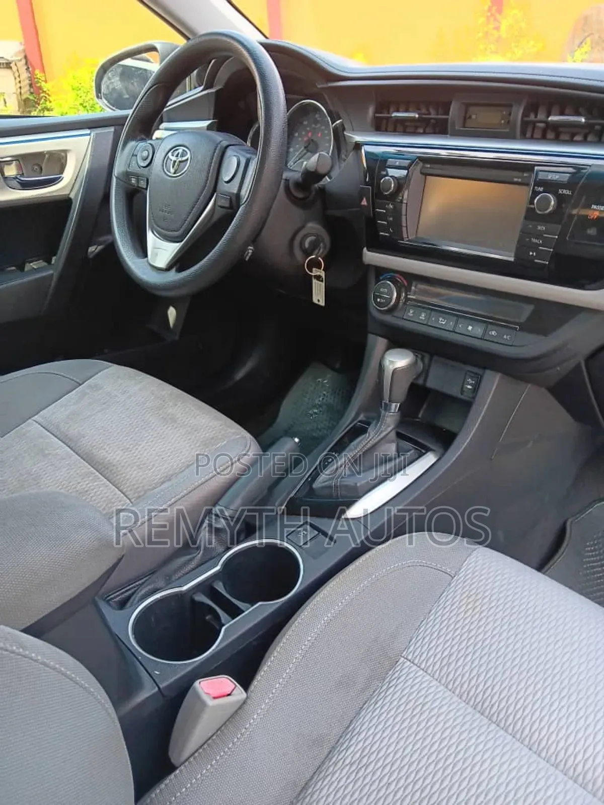 Toyota Corolla LE 4dr Sedan (1.8L 4cyl CVT) 2015 Silver
