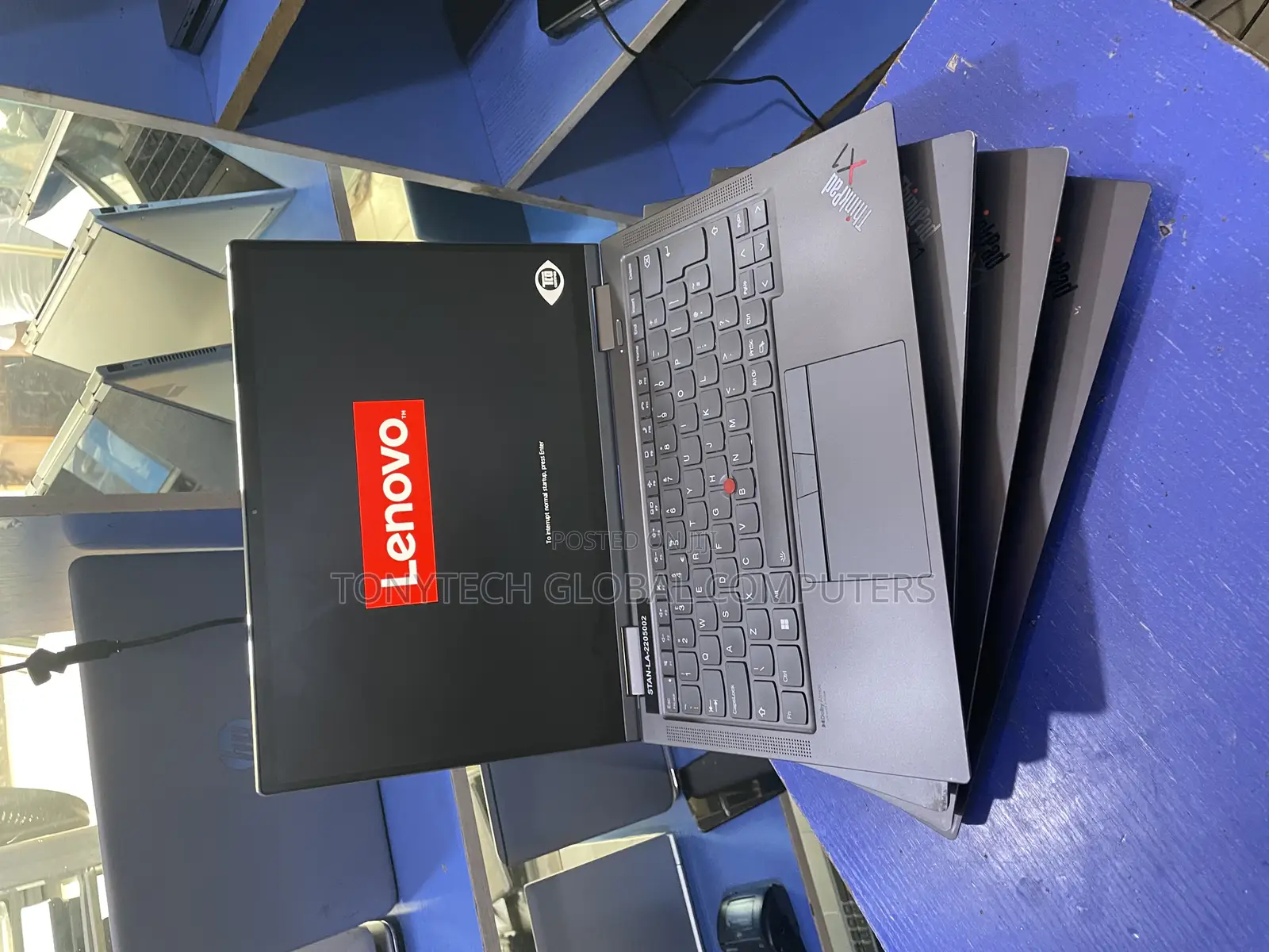 Laptop Lenovo ThinkPad X1 Yoga Gen 8 16GB Intel Core i7 SSD 512GB