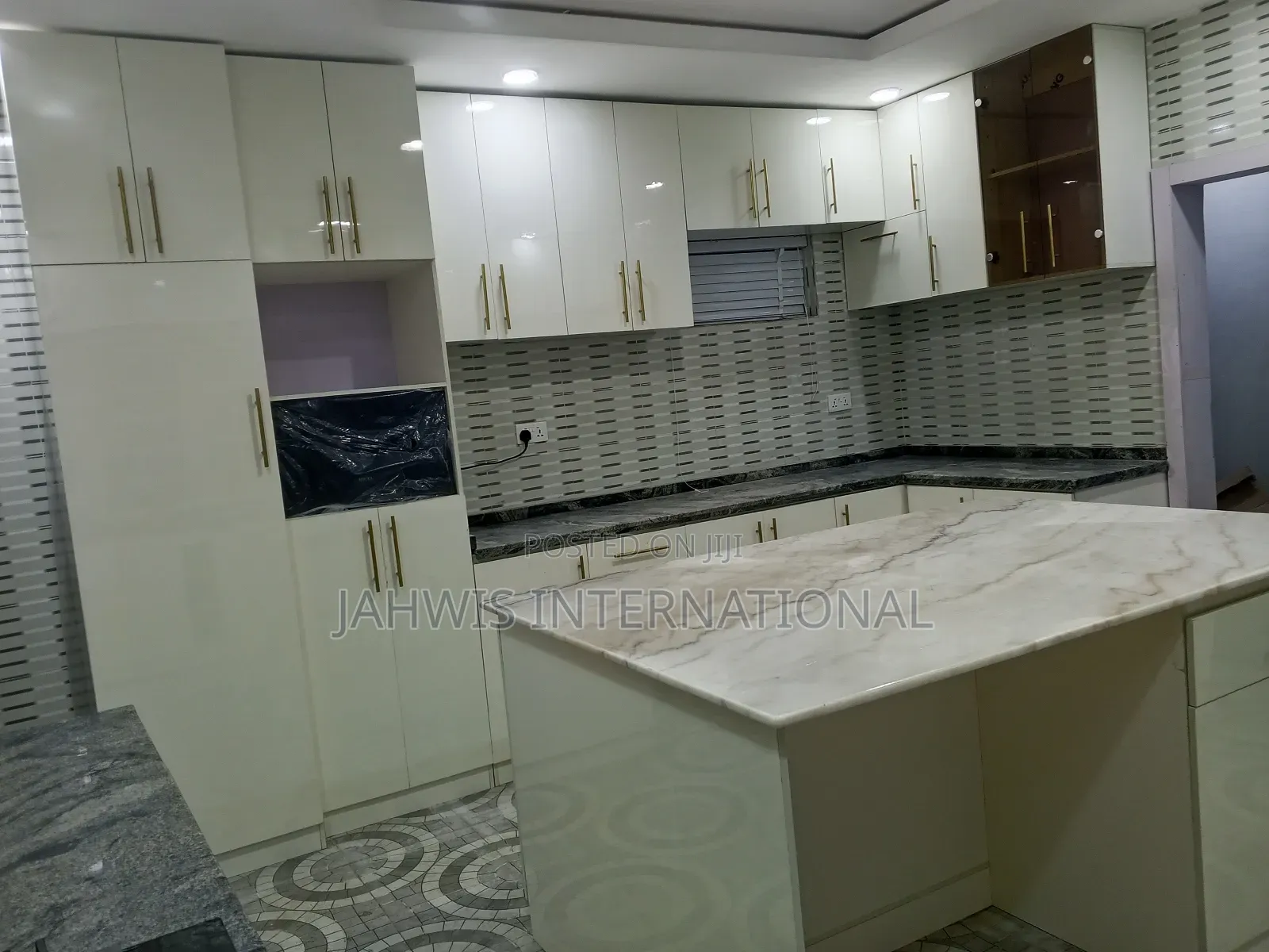 Contemporary Kitchen Cabinets