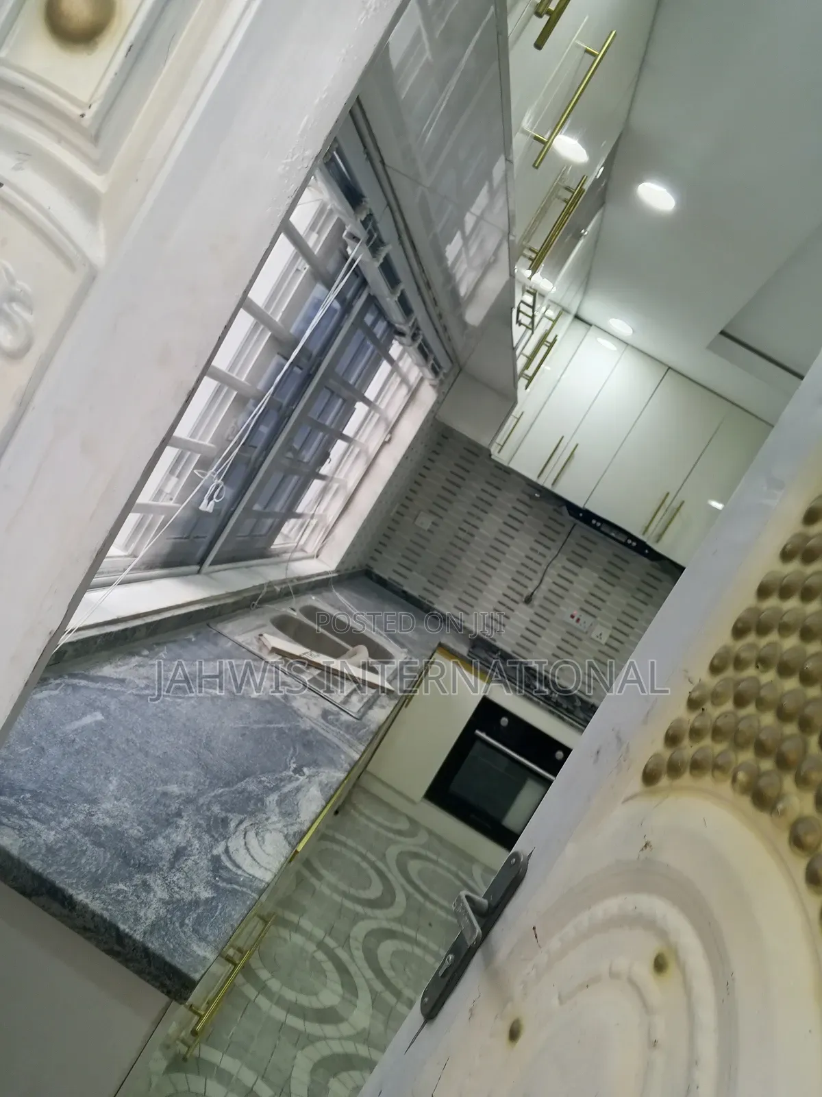 Contemporary Kitchen Cabinets
