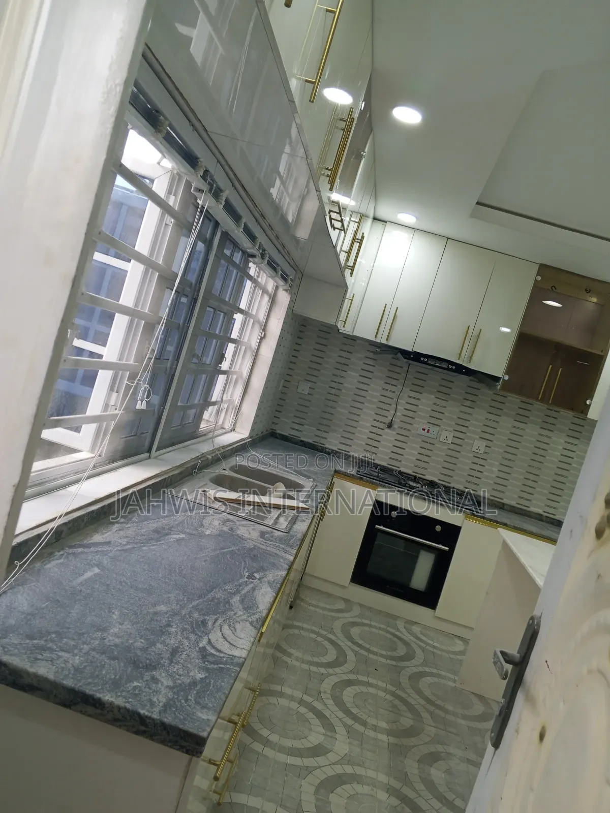 Contemporary Kitchen Cabinets