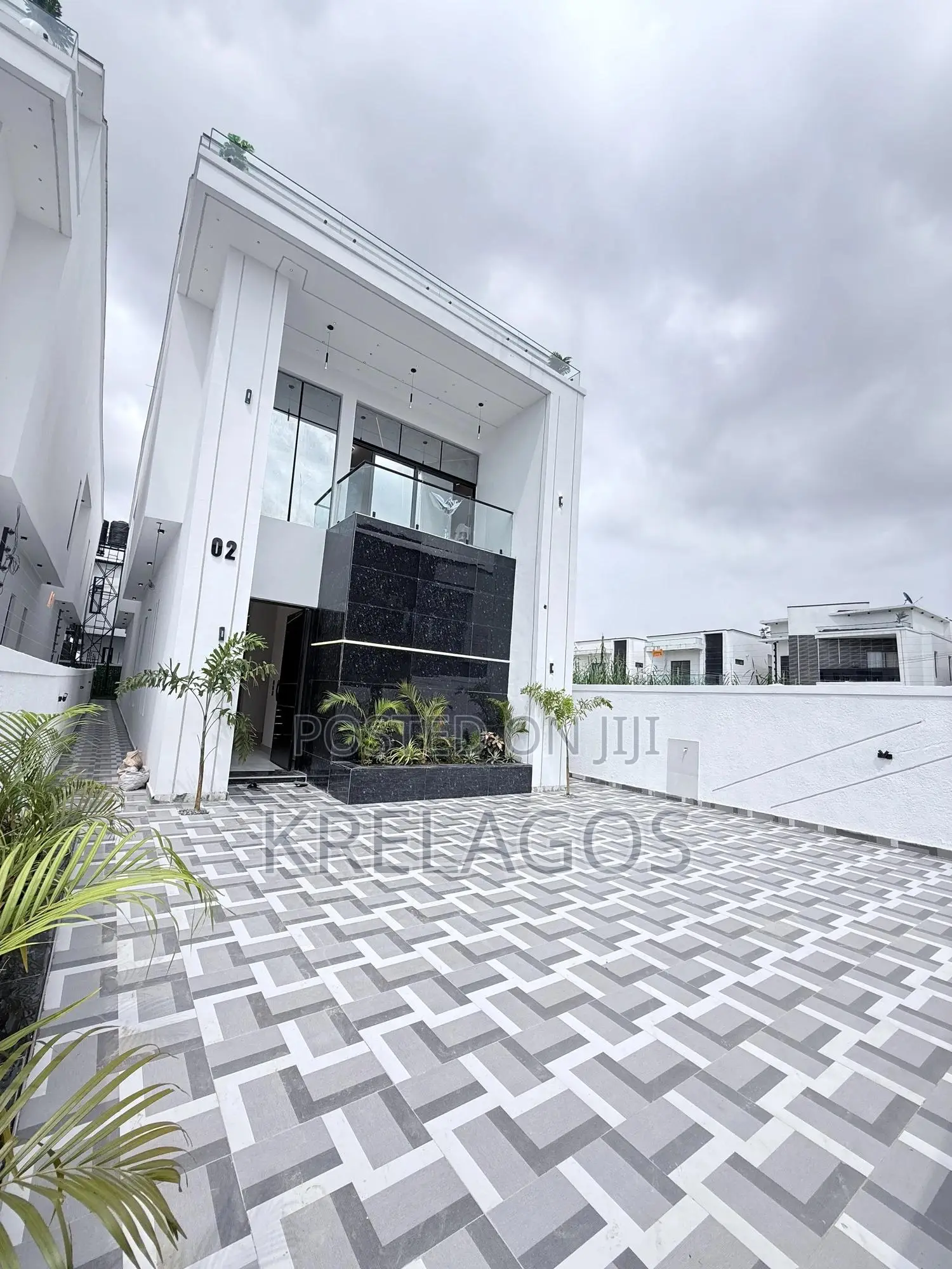 5bdrm Duplex in Ado / Ajah for sale
