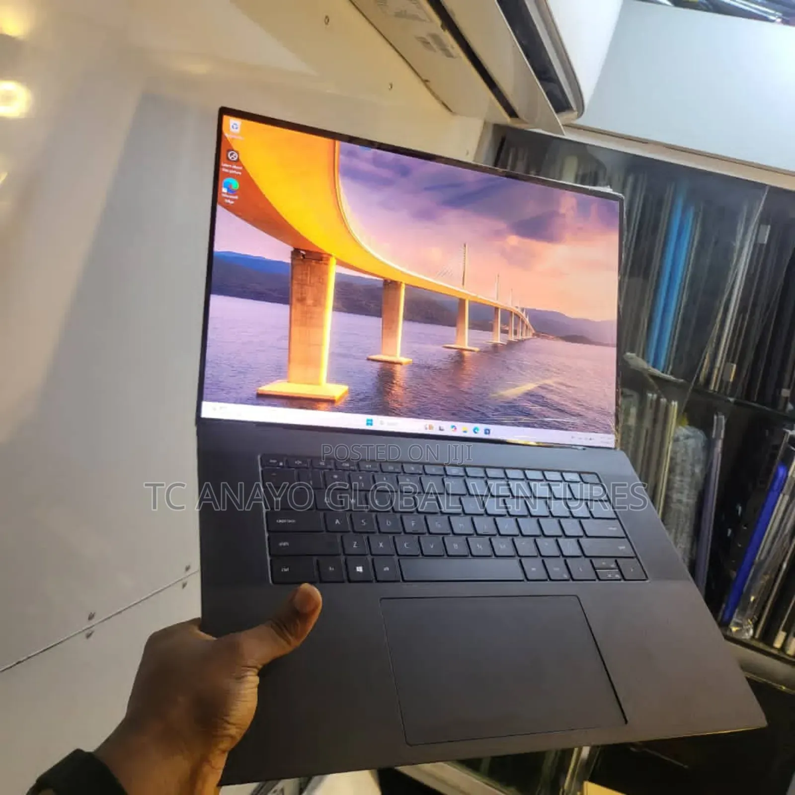 Laptop Dell XPS 17 9720 16GB Intel Core I7 SSD 512GB