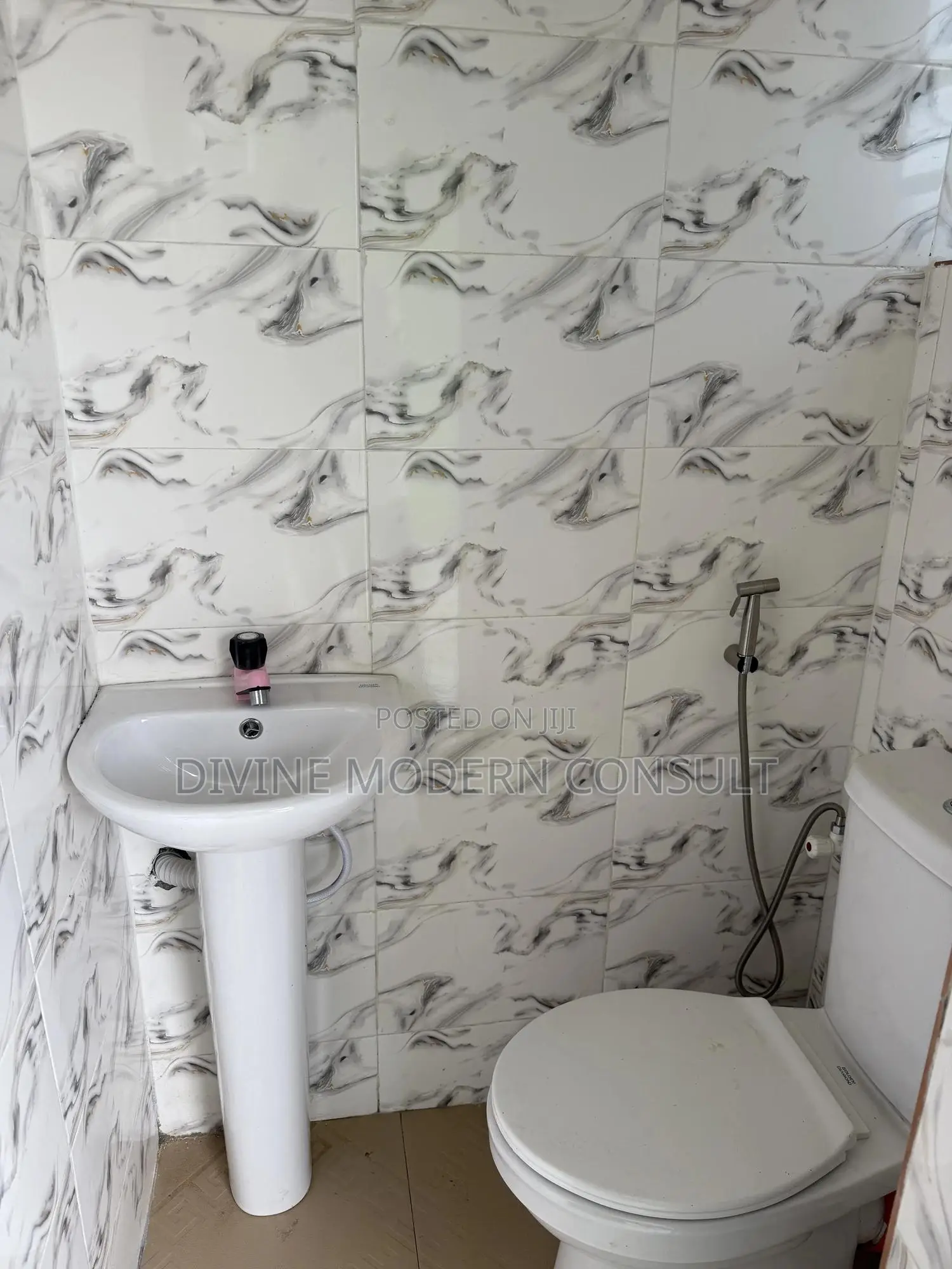2bdrm Block of Flats in Private, Alakuko for rent