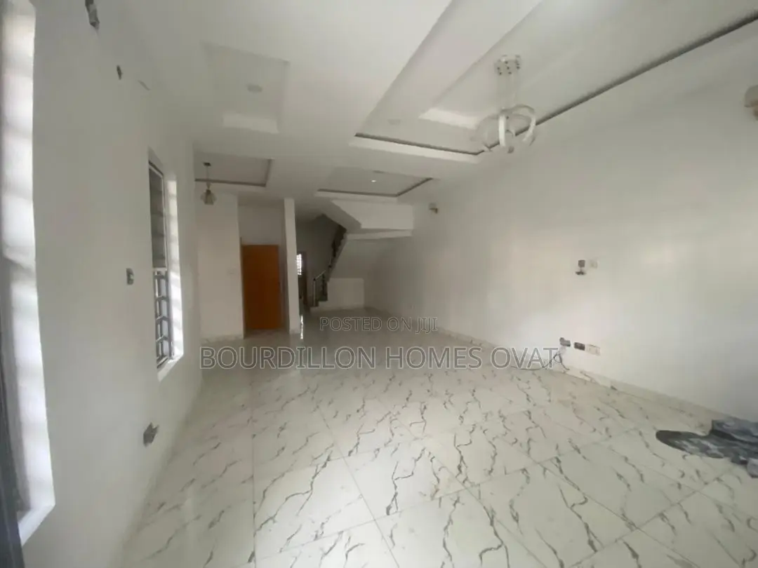 4bdrm Duplex in Harris Drive By Vgc, for rent