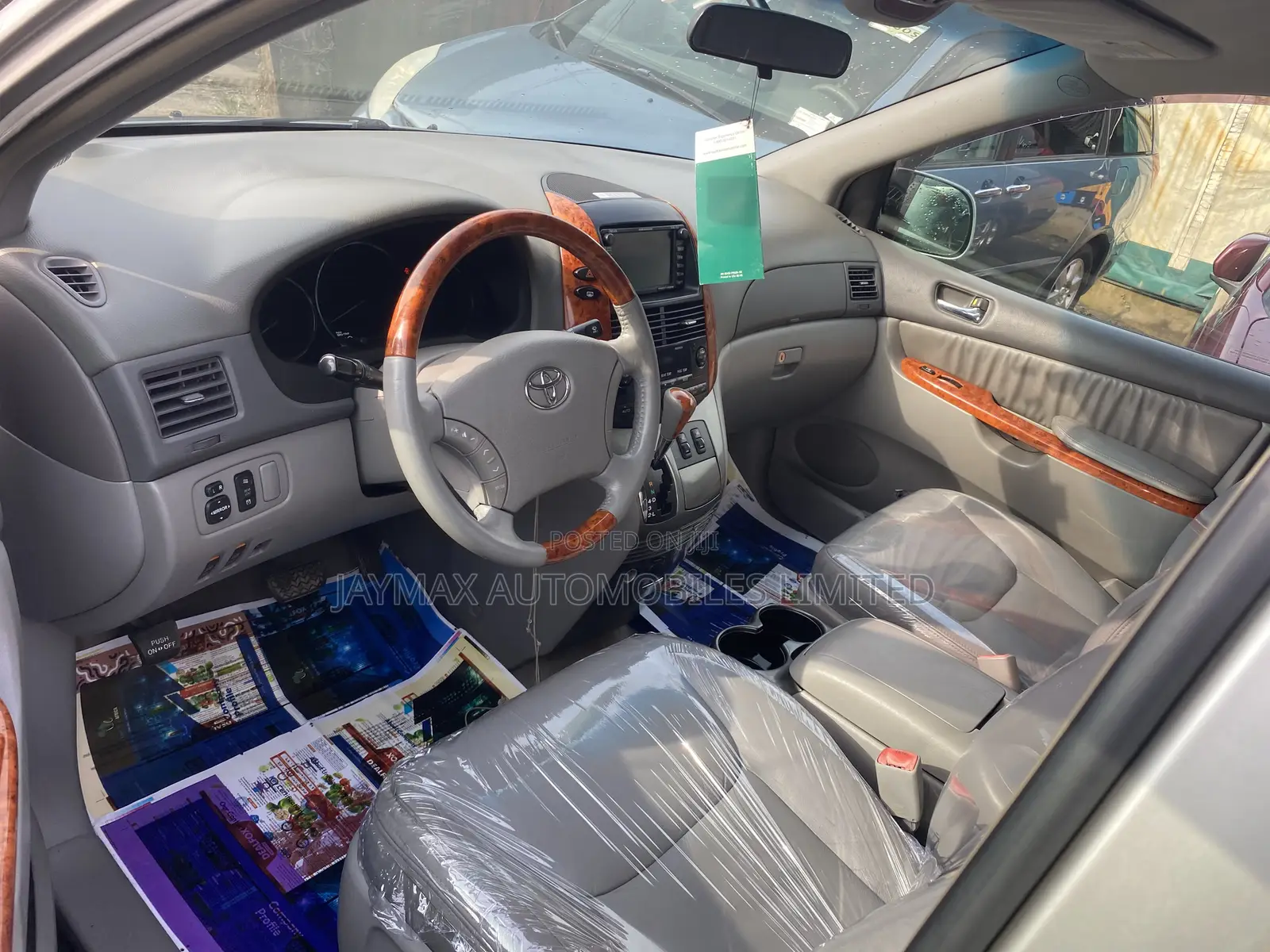 Toyota Sienna XLE Limited AWD 2009 Silver
