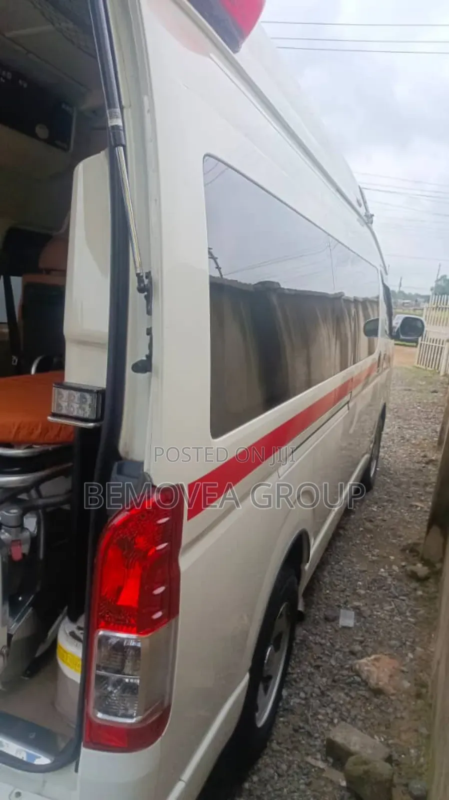 Toyota HiAce 2019 White