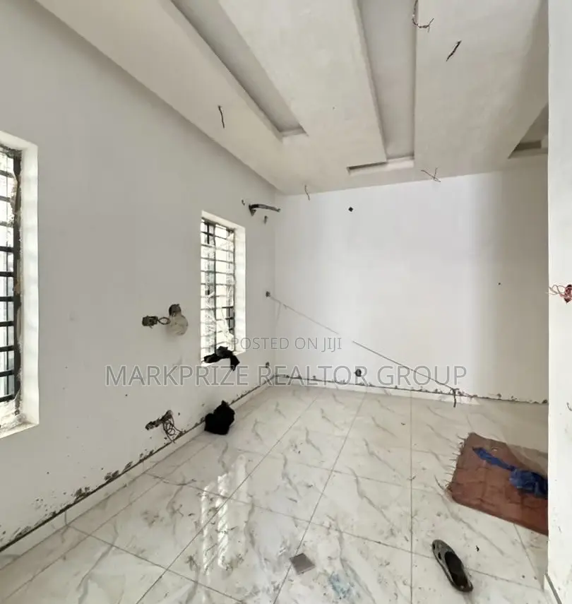 4bdrm Duplex in Ebutte Metta Yaba for sale