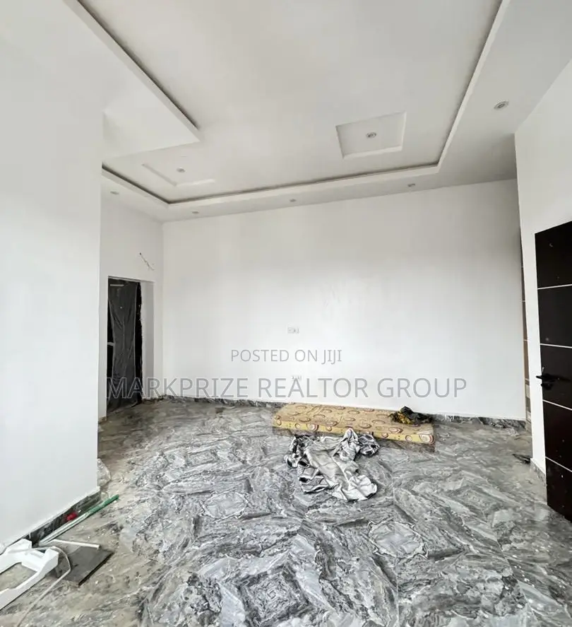 4bdrm Duplex in Surulere Lagos for sale