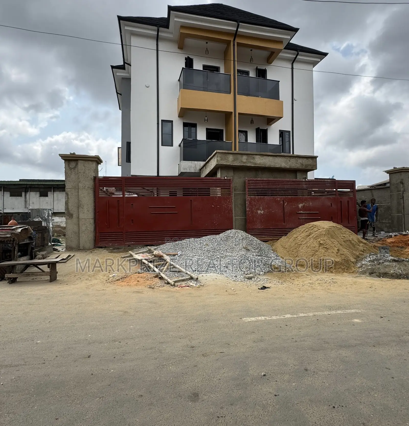 4bdrm Duplex in Surulere Lagos for sale