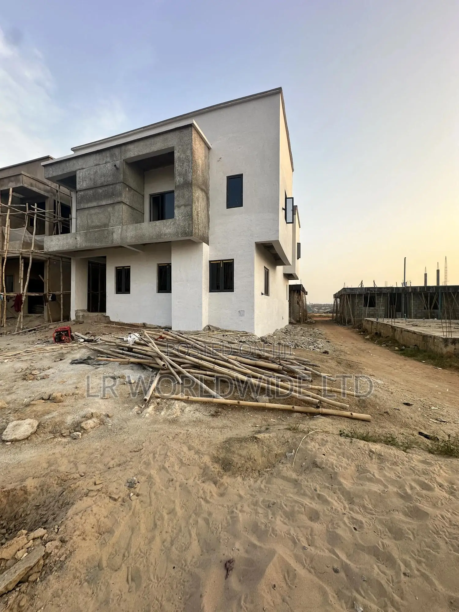 4bdrm Duplex in Lugbe District for sale