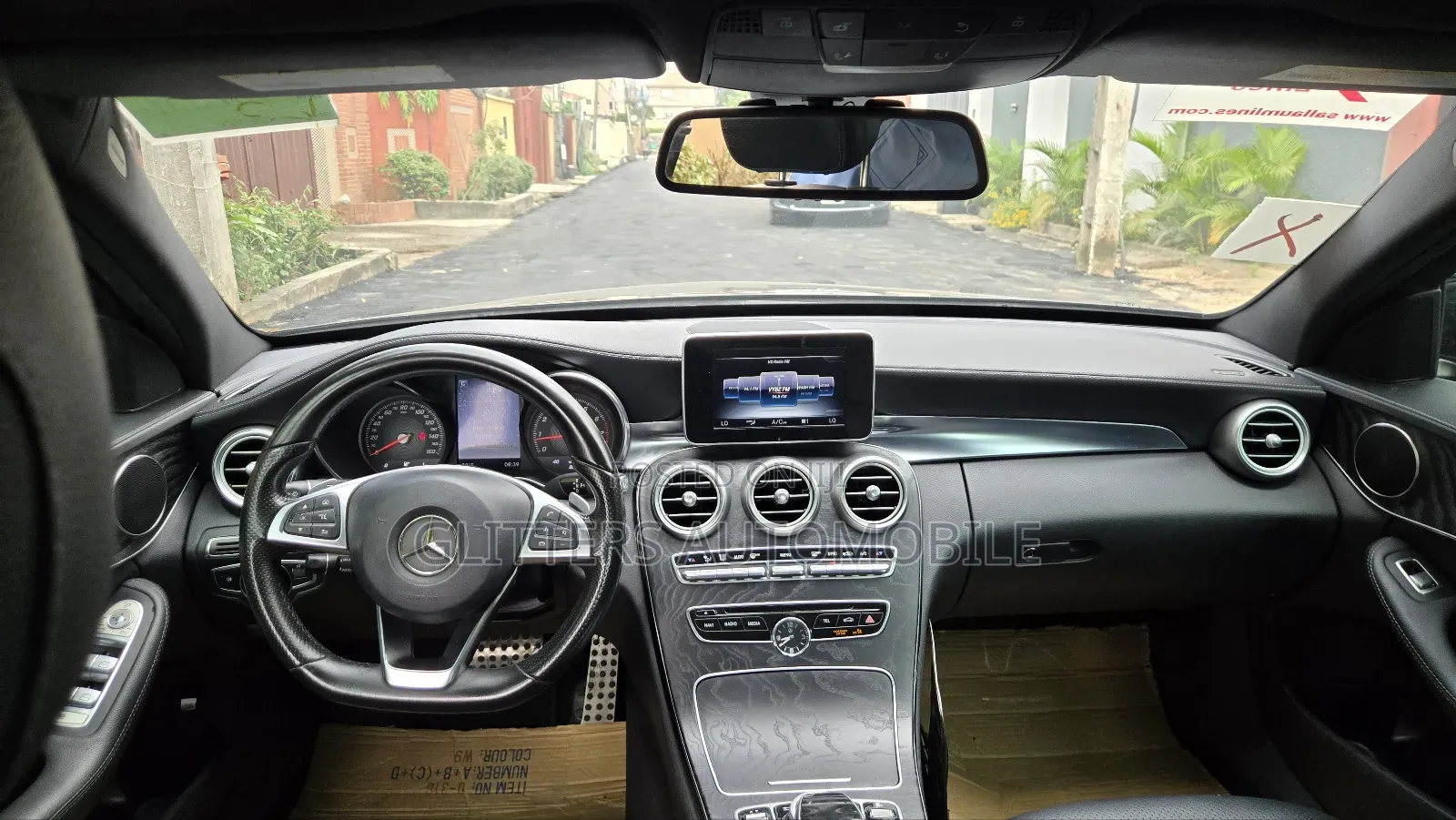 Mercedes-Benz C300 Luxury 4dr AWD 4Matic Sedan (2.0L 4cyl 7A) 2015