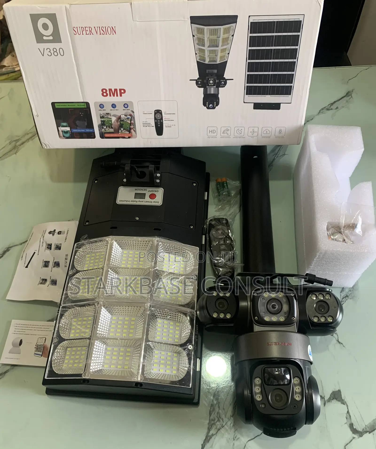 Solar Light With 3lens Solar PTZ Camera