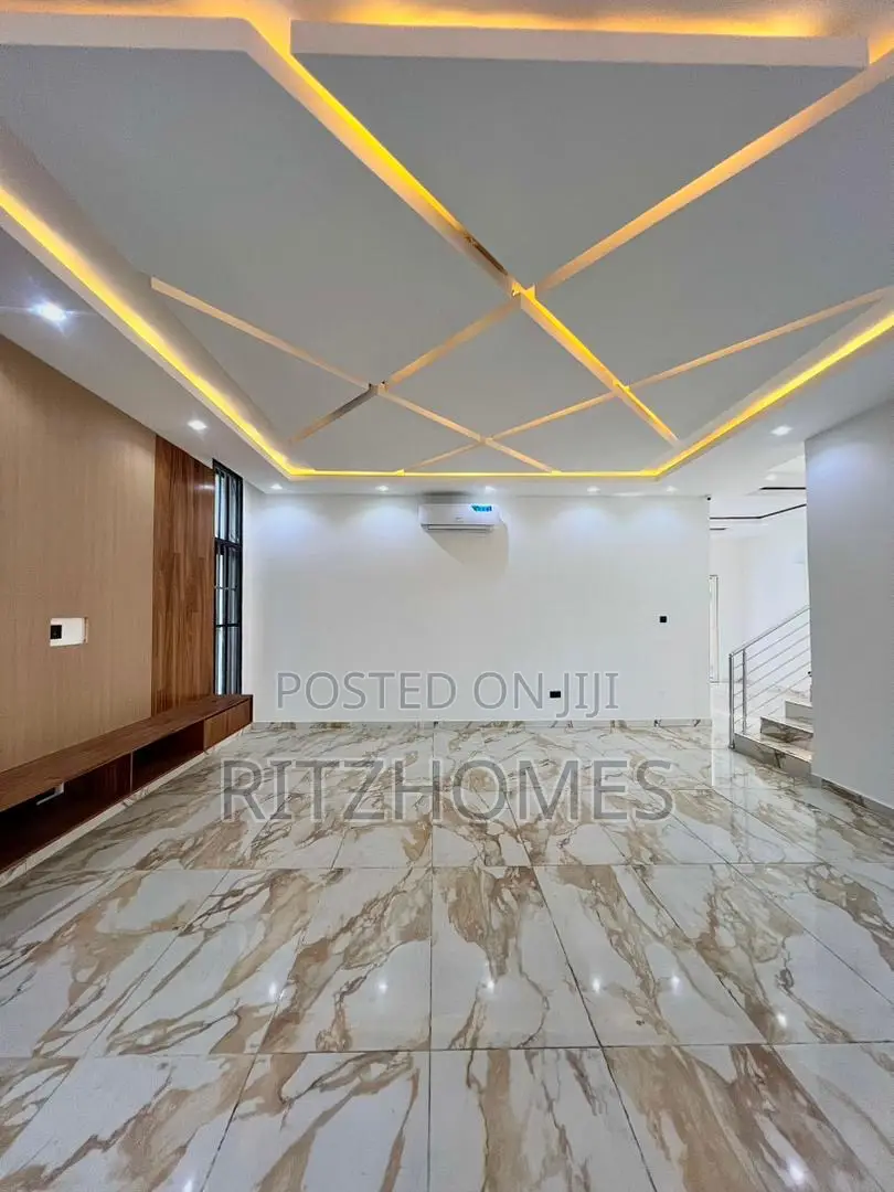 6bdrm Duplex in Lekki Phase 1 for sale