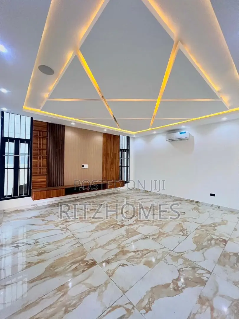 6bdrm Duplex in Lekki Phase 1 for sale