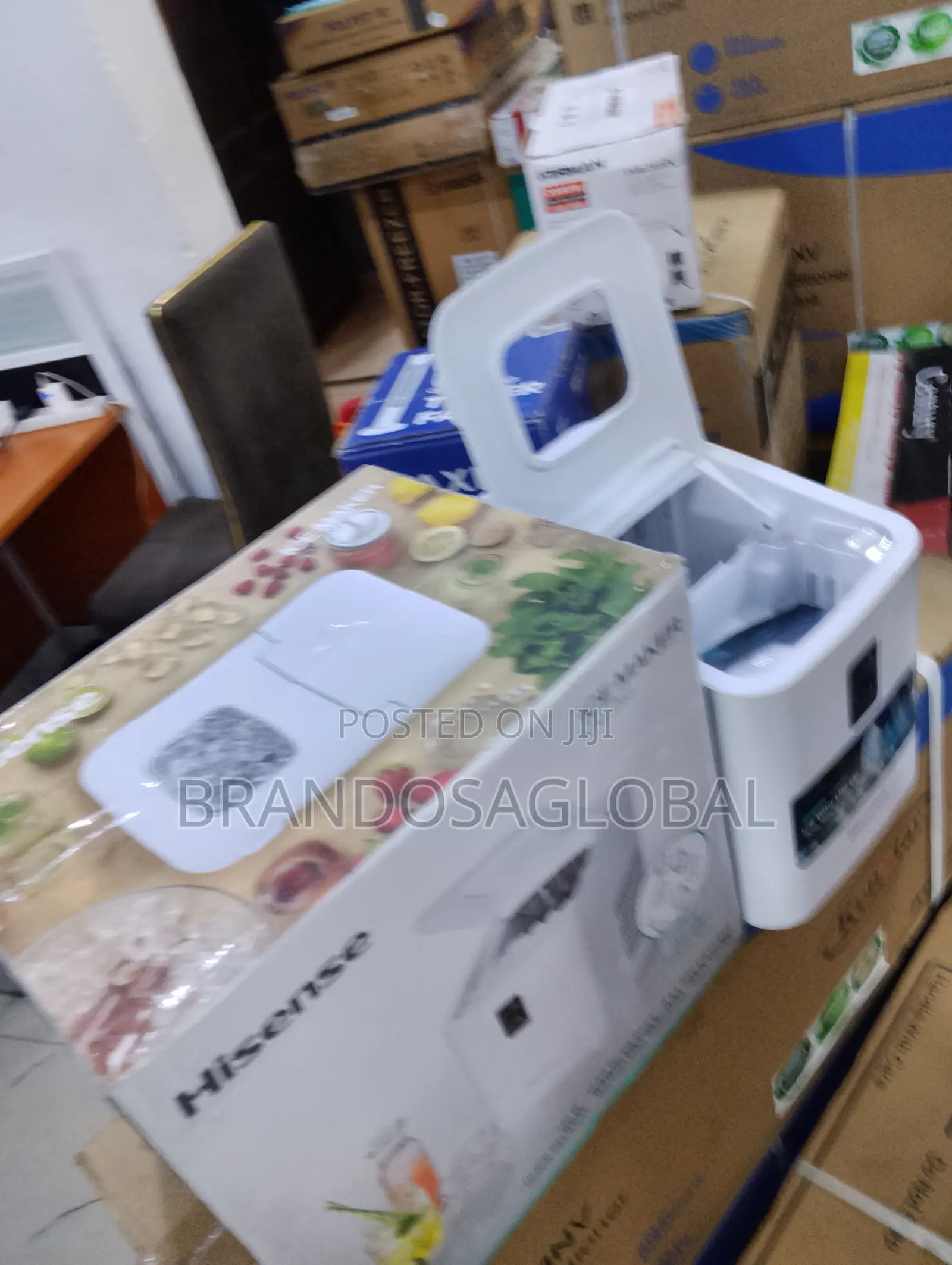 Hisense Portable 12kg Ice Cube Maker Icm1263