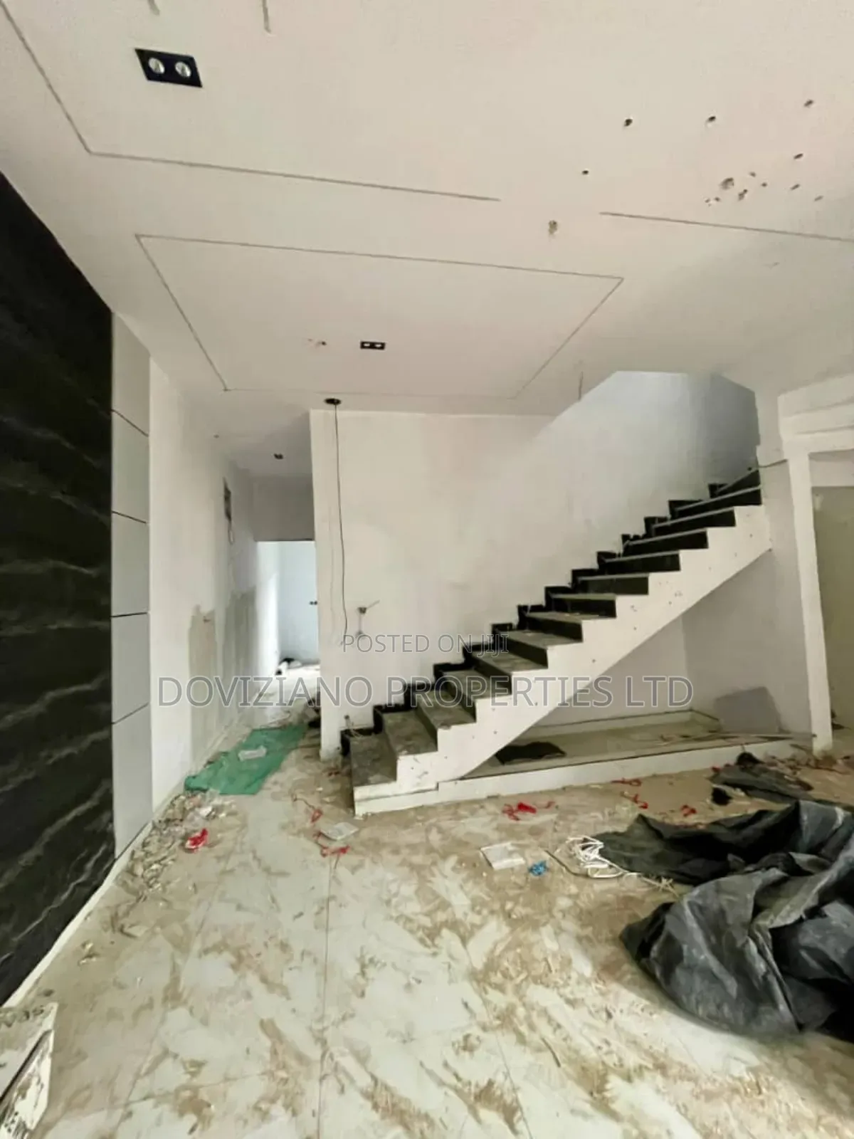 4bdrm Duplex in Igbo-efon for sale
