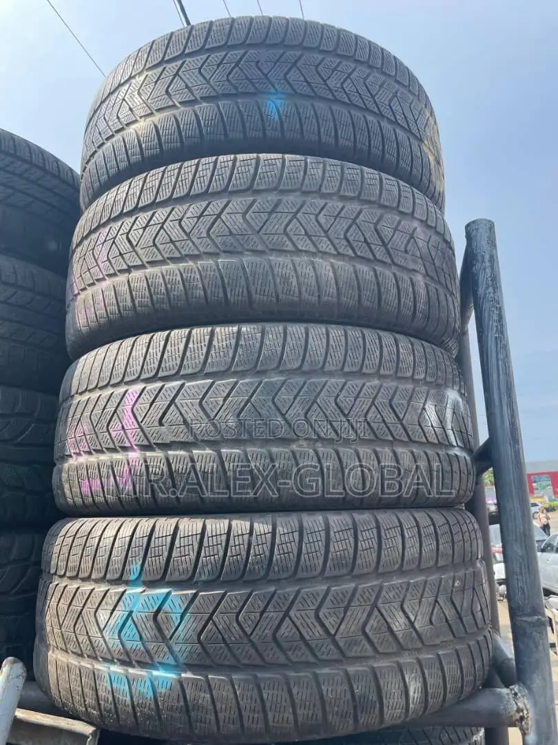 265/60/18 Tires Four Uniform Tokunbo