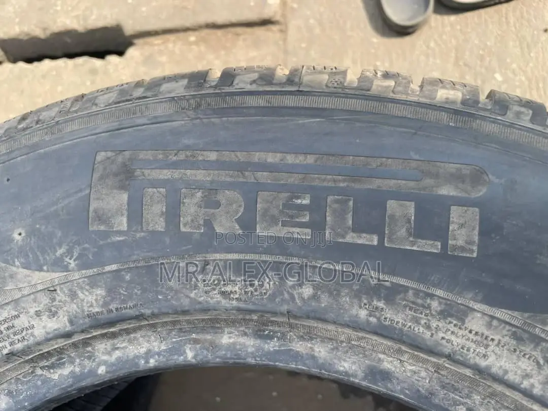 265/60/18 Tires Four Uniform Tokunbo