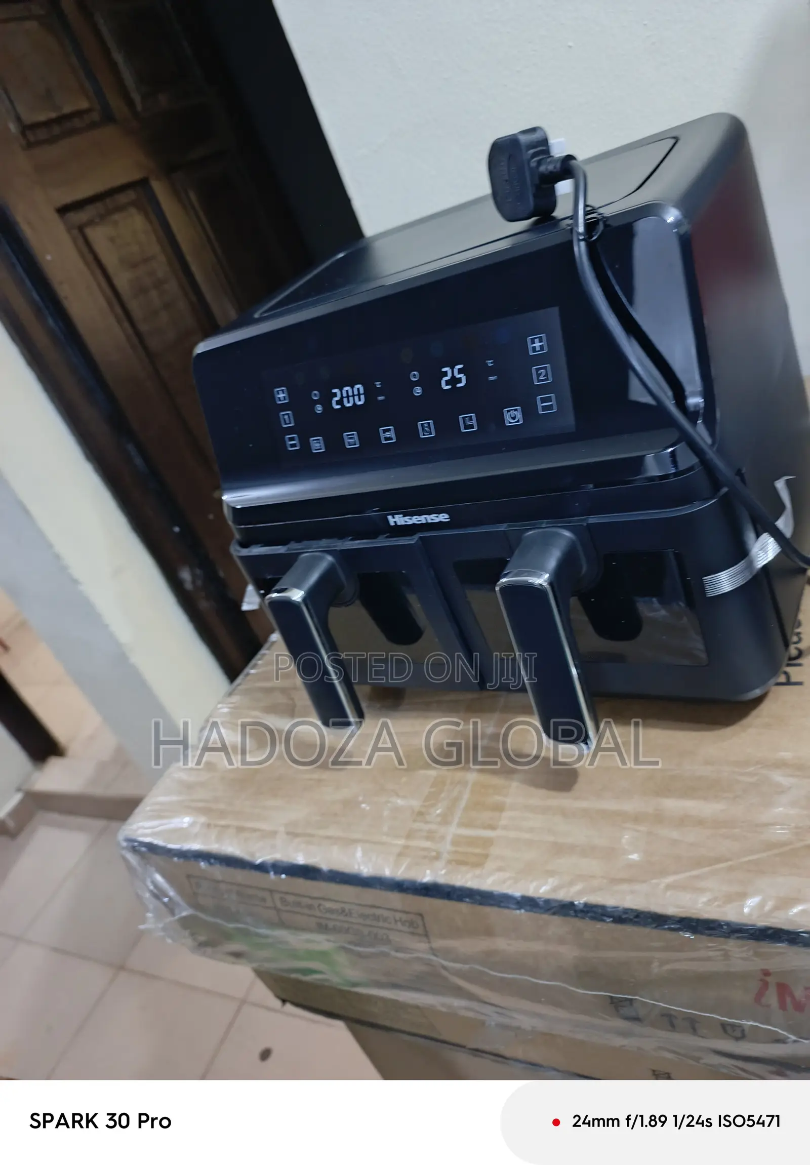Hisense 8-litre Two-basket Crisping Airfryer