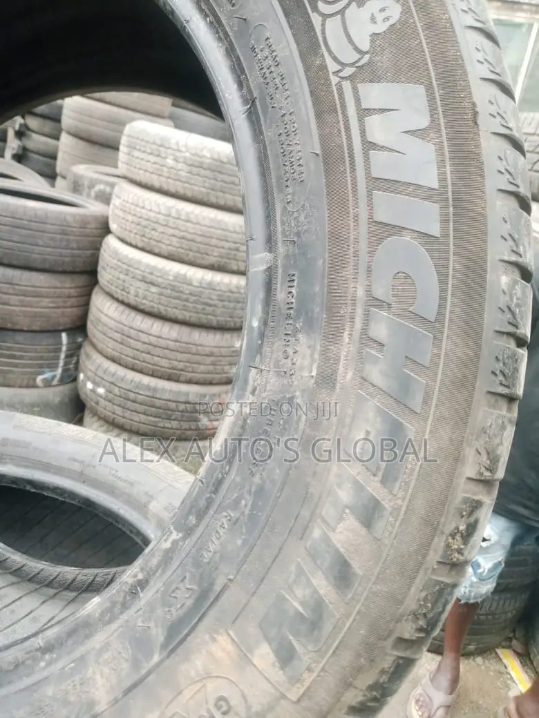 Original 255/55/18 Tires Michelin